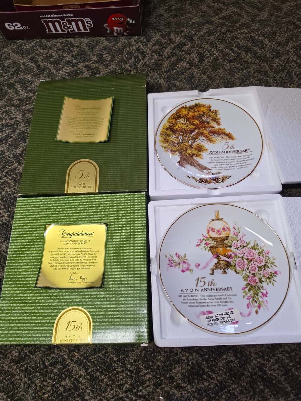 Avon Anniversary Porcelain Plate Set Gold Trim 1995 - ,